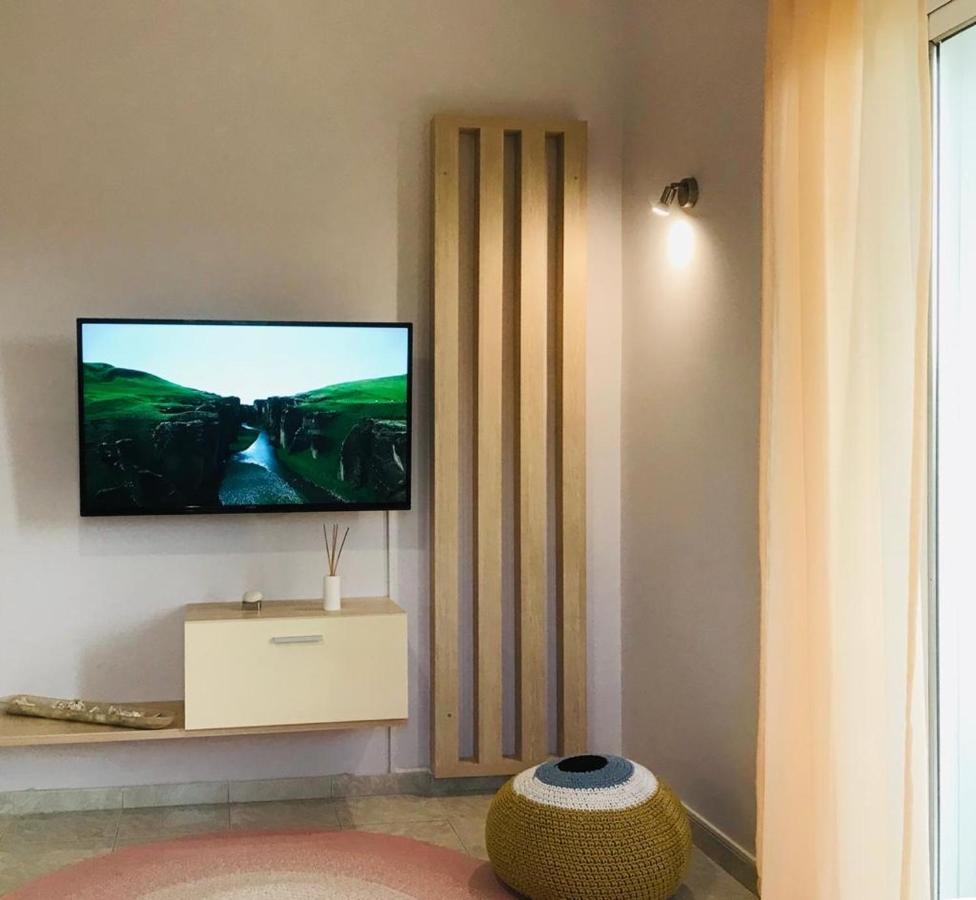 Aloni Studios And Apartments ลาสซี ภายนอก รูปภาพ